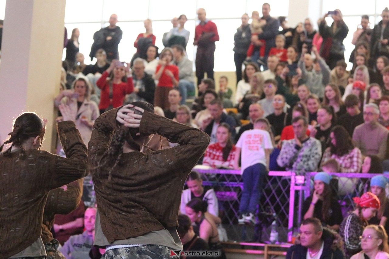 Świąteczna Gala Bezwahania Dance Center [13.12.2025] - zdjęcie #23 - eOstroleka.pl