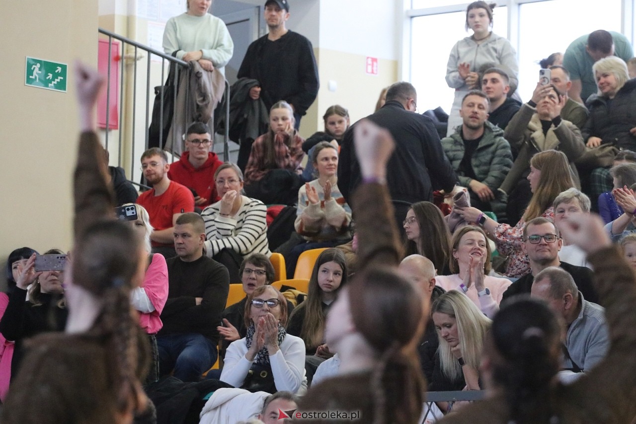 Świąteczna Gala Bezwahania Dance Center [13.12.2025] - zdjęcie #19 - eOstroleka.pl