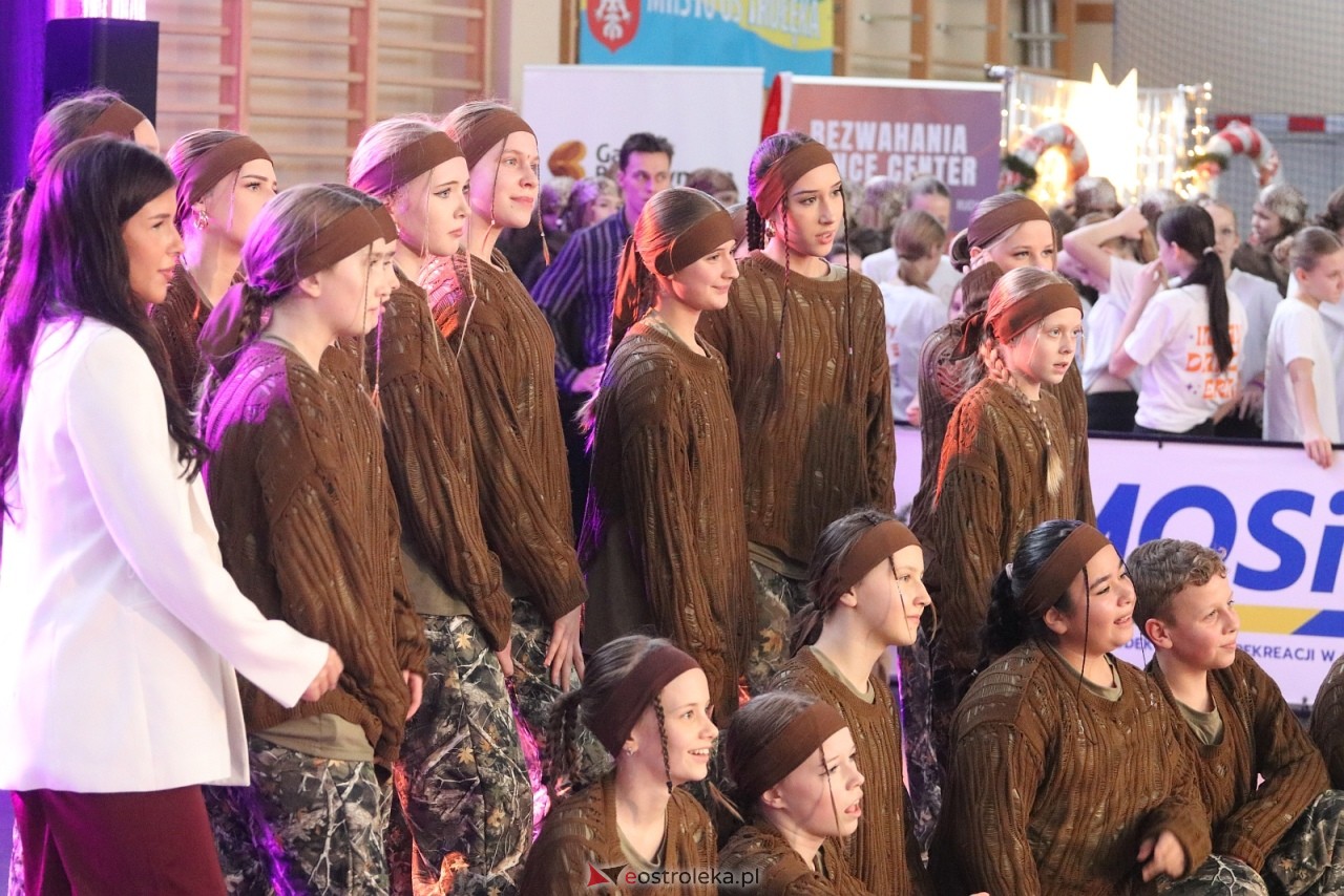 Świąteczna Gala Bezwahania Dance Center [13.12.2025] - zdjęcie #18 - eOstroleka.pl