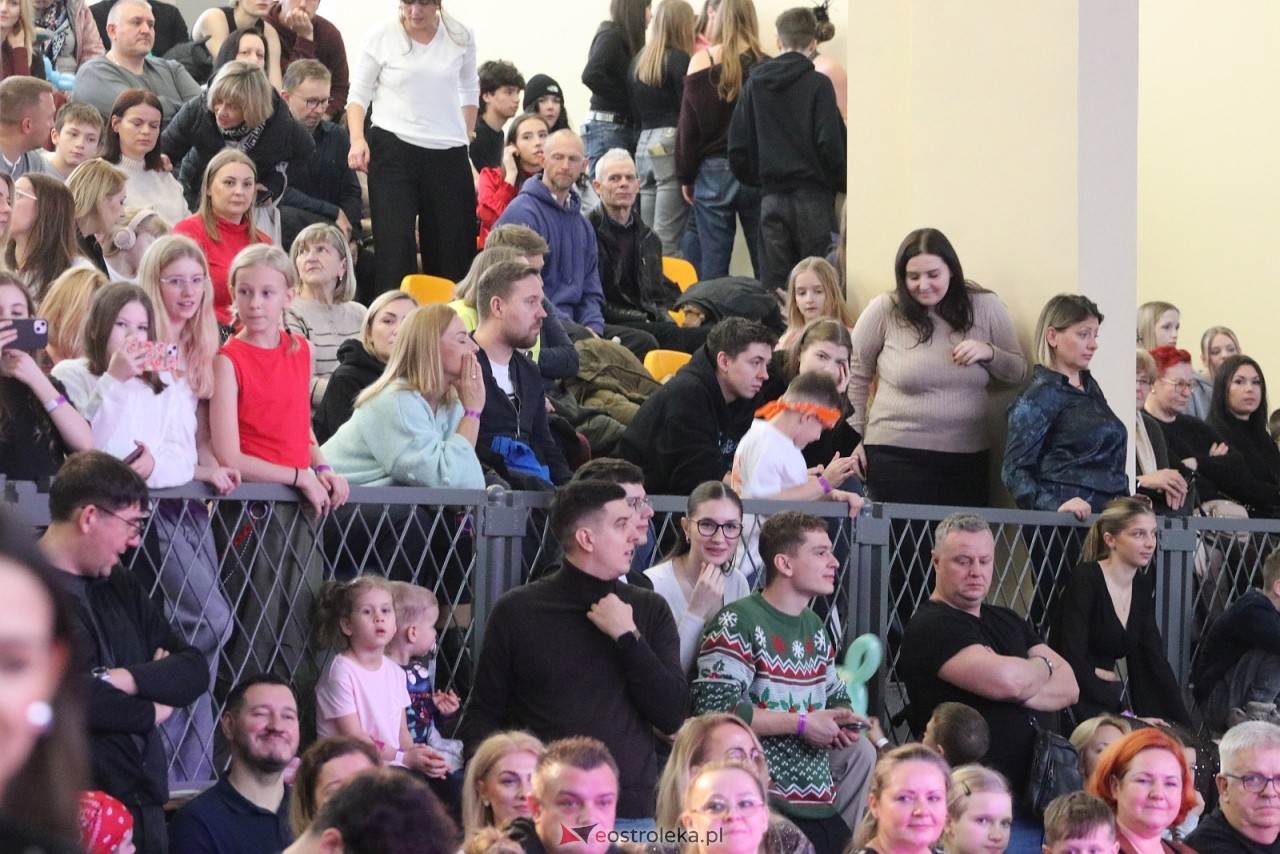 Świąteczna Gala Bezwahania Dance Center [13.12.2025] - zdjęcie #15 - eOstroleka.pl