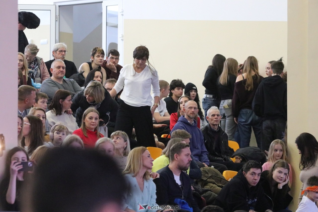 Świąteczna Gala Bezwahania Dance Center [13.12.2025] - zdjęcie #14 - eOstroleka.pl