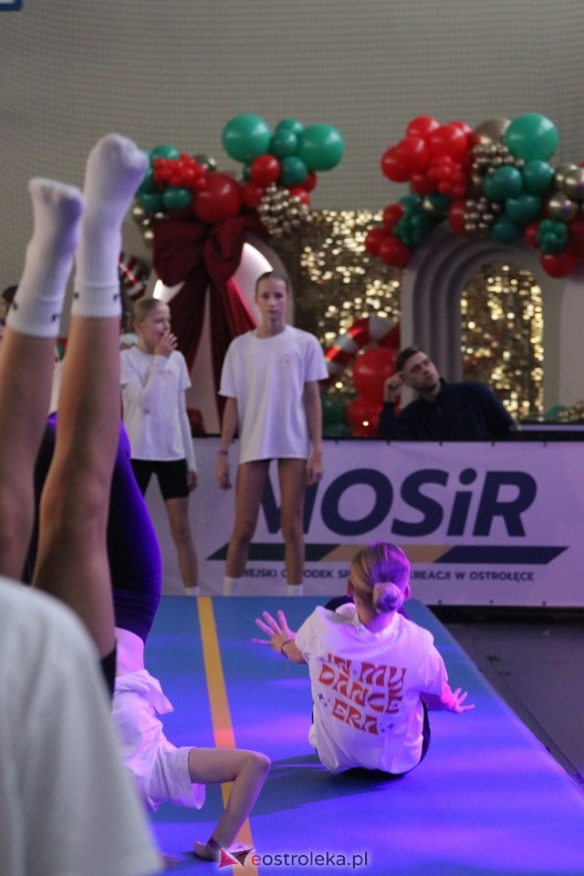 Świąteczna Gala Bezwahania Dance Center [13.12.2025] - zdjęcie #10 - eOstroleka.pl