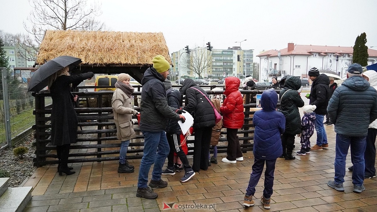 Wigilijne spotkanie na osiedlu Centrum [13.12.2025] - zdjęcie #123 - eOstroleka.pl