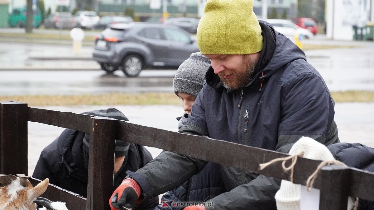 Wigilijne spotkanie na osiedlu Centrum [13.12.2025] - zdjęcie #112 - eOstroleka.pl