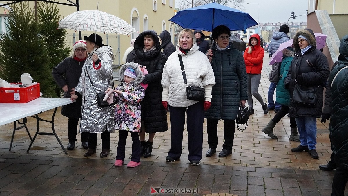 Wigilijne spotkanie na osiedlu Centrum [13.12.2025] - zdjęcie #86 - eOstroleka.pl
