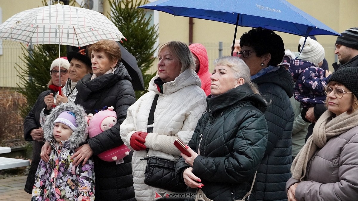 Wigilijne spotkanie na osiedlu Centrum [13.12.2025] - zdjęcie #56 - eOstroleka.pl