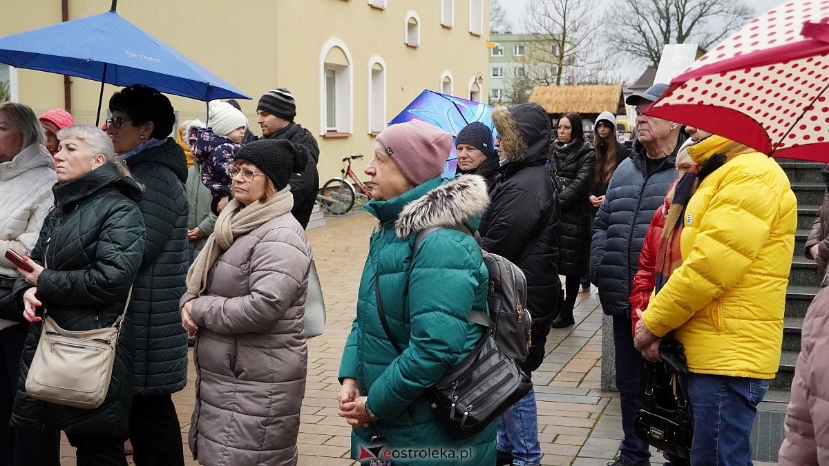 Wigilijne spotkanie na osiedlu Centrum [13.12.2025] - zdjęcie #54 - eOstroleka.pl