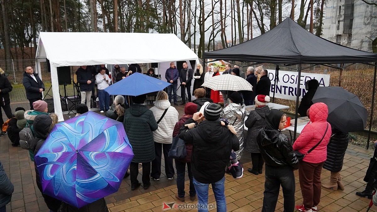 Wigilijne spotkanie na osiedlu Centrum [13.12.2025] - zdjęcie #44 - eOstroleka.pl