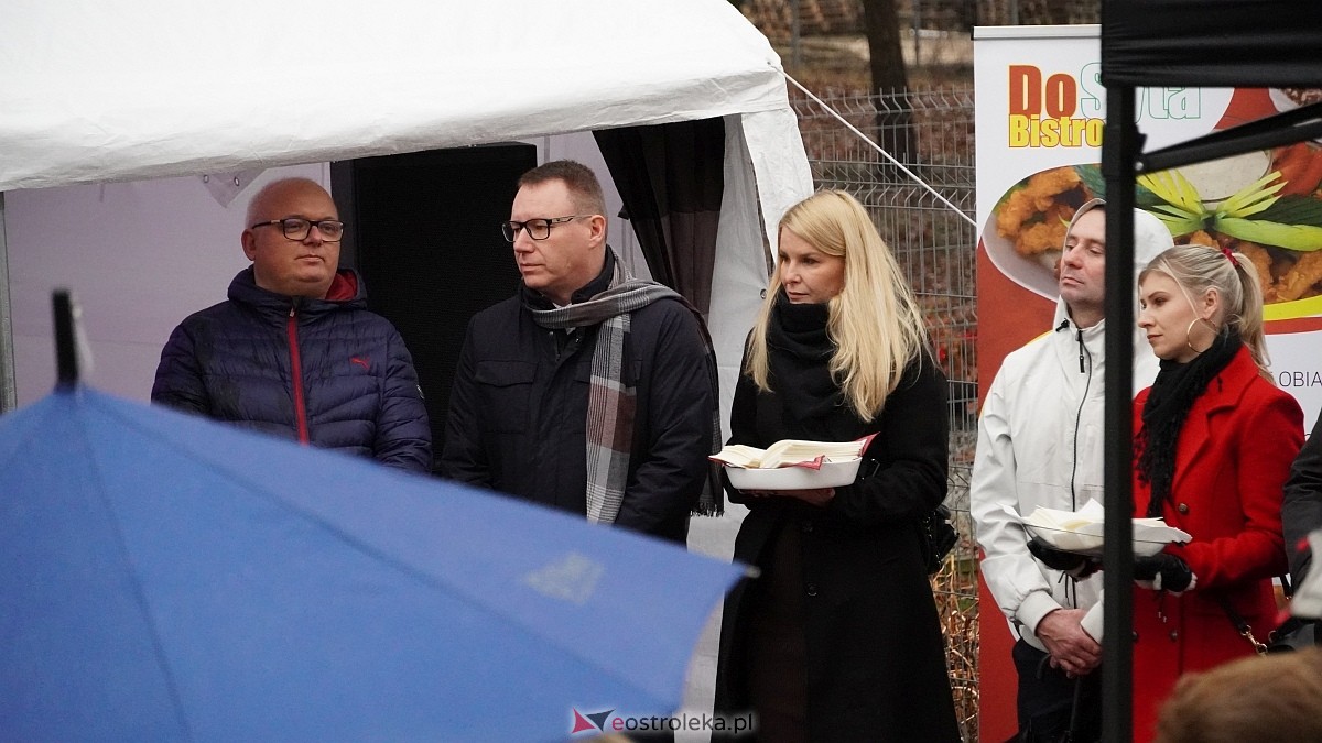 Wigilijne spotkanie na osiedlu Centrum [13.12.2025] - zdjęcie #42 - eOstroleka.pl