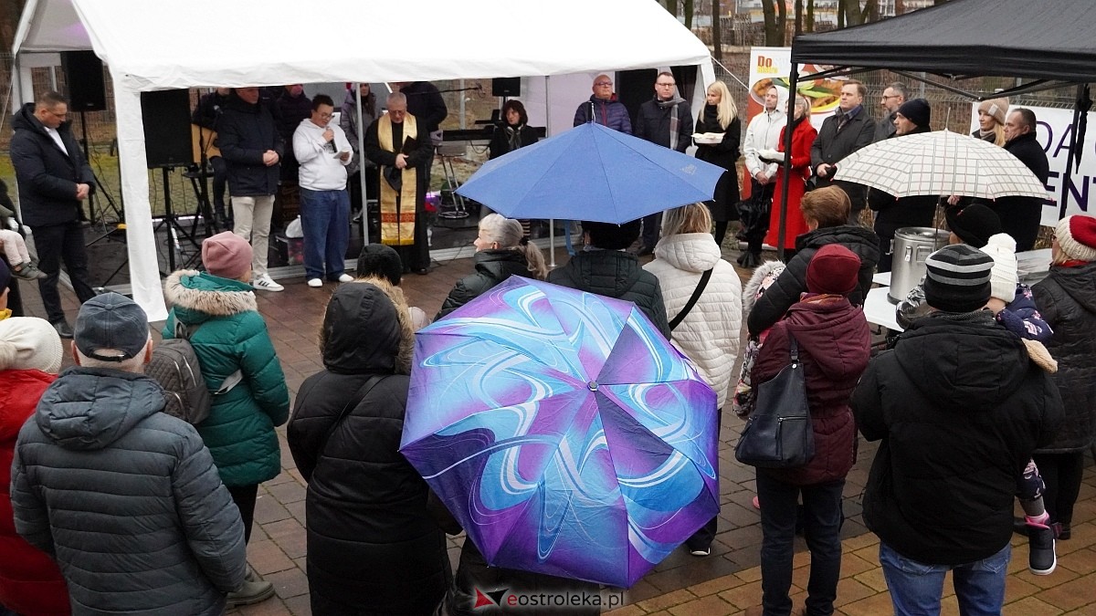 Wigilijne spotkanie na osiedlu Centrum [13.12.2025] - zdjęcie #40 - eOstroleka.pl
