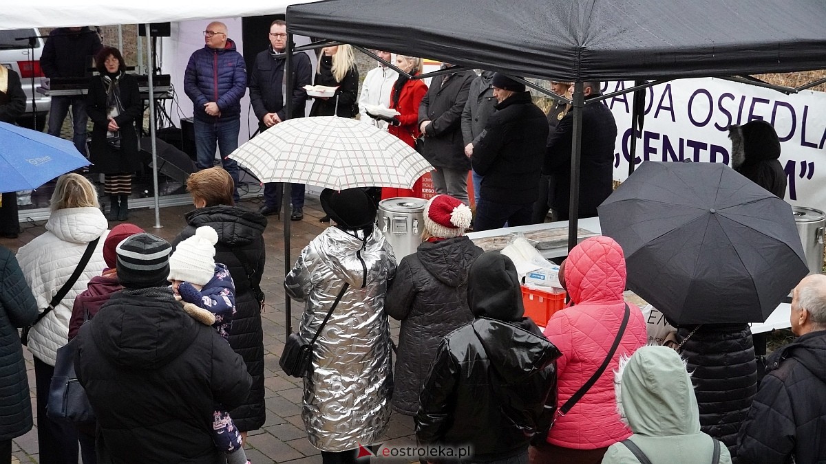 Wigilijne spotkanie na osiedlu Centrum [13.12.2025] - zdjęcie #26 - eOstroleka.pl