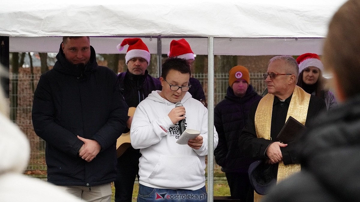 Wigilijne spotkanie na osiedlu Centrum [13.12.2025] - zdjęcie #24 - eOstroleka.pl