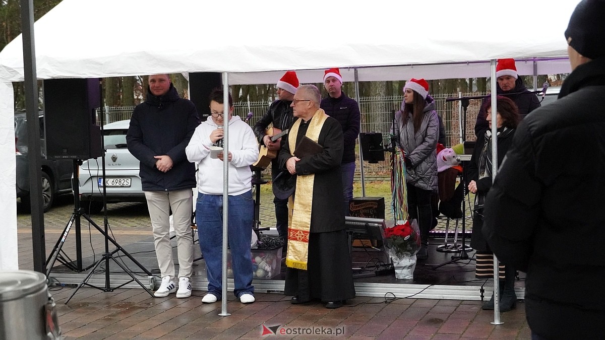 Wigilijne spotkanie na osiedlu Centrum [13.12.2025] - zdjęcie #22 - eOstroleka.pl