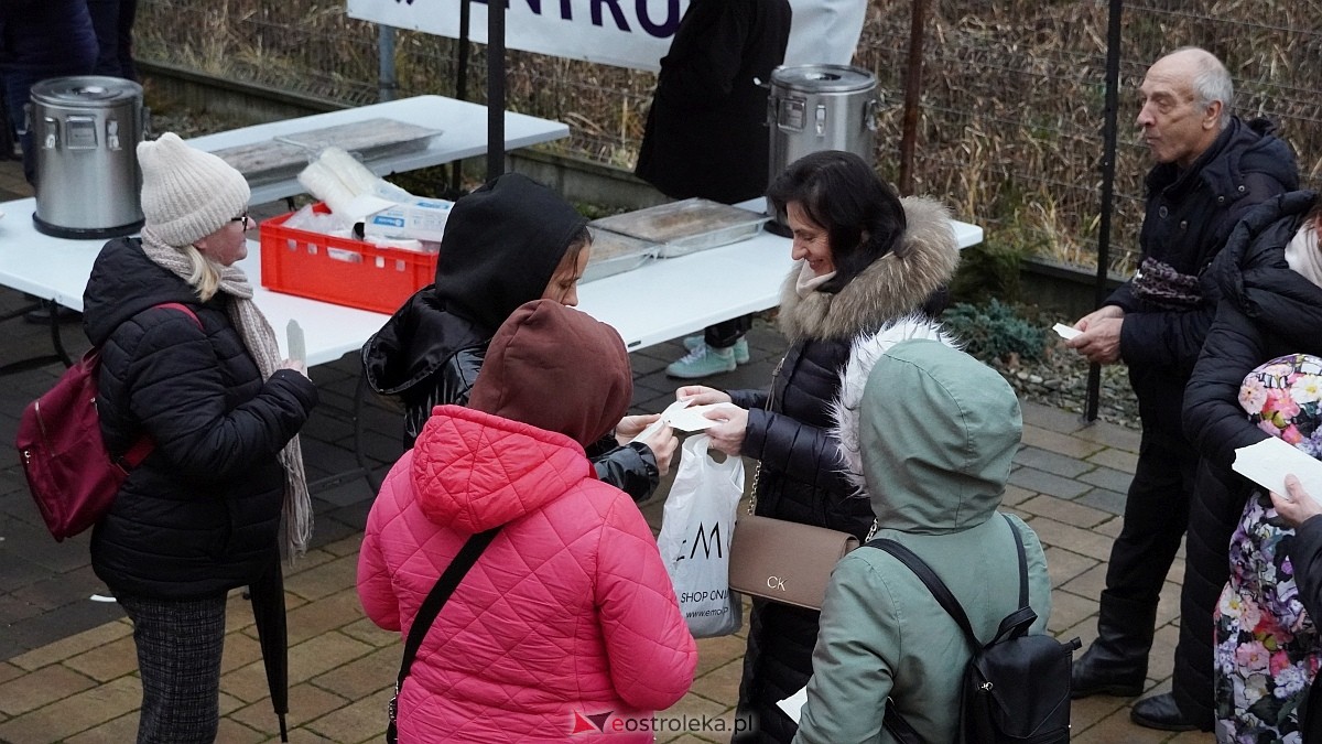 Wigilijne spotkanie na osiedlu Centrum [13.12.2025] - zdjęcie #63 - eOstroleka.pl
