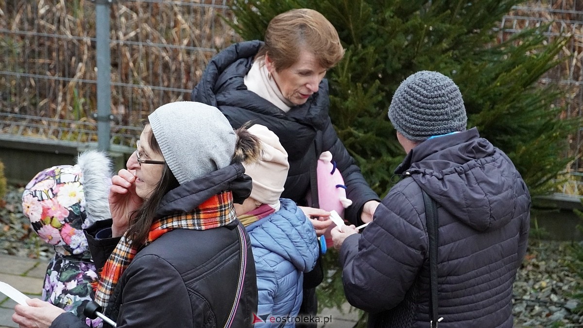 Wigilijne spotkanie na osiedlu Centrum [13.12.2025] - zdjęcie #49 - eOstroleka.pl