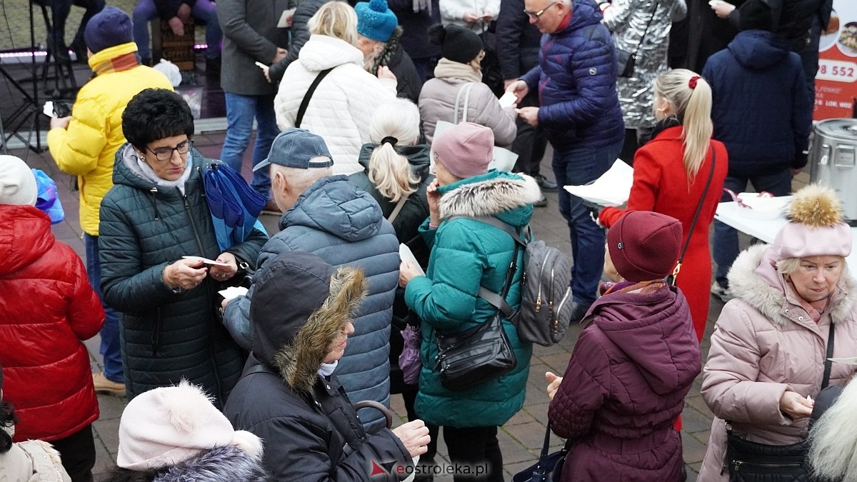Wigilijne spotkanie na osiedlu Centrum [13.12.2025] - zdjęcie #45 - eOstroleka.pl