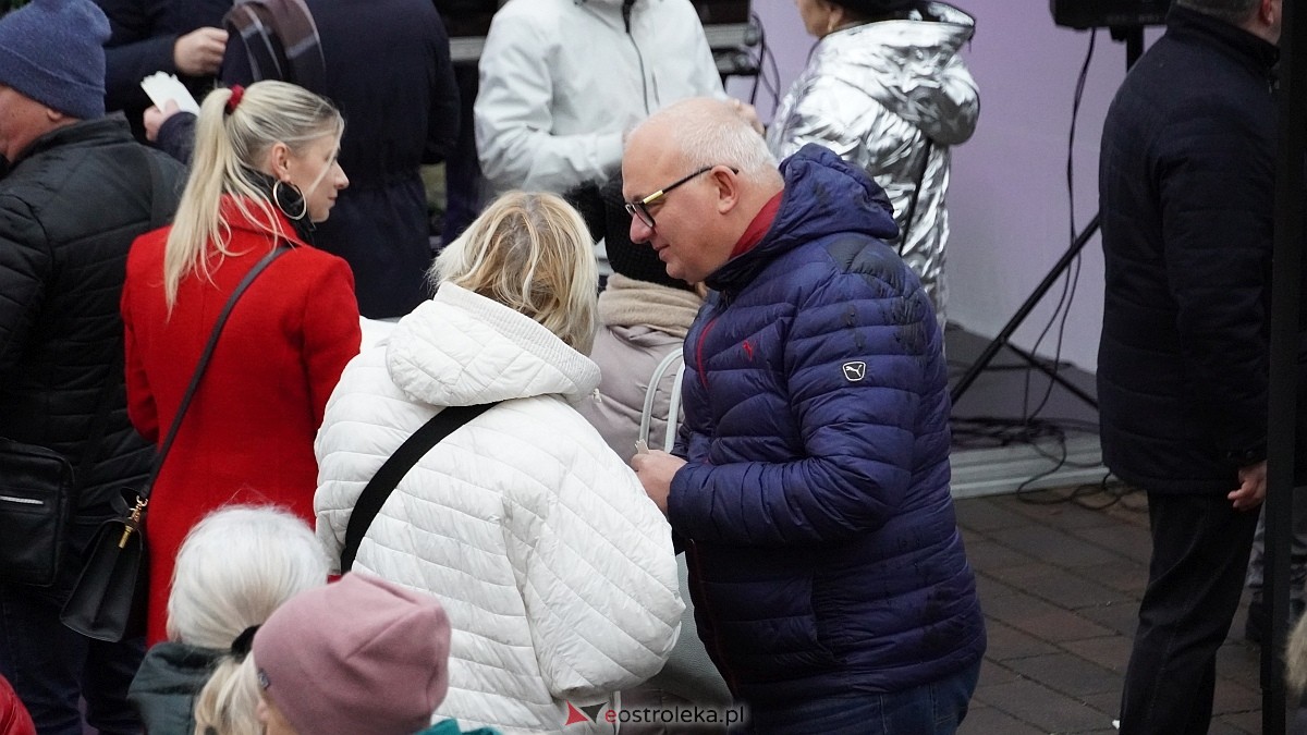 Wigilijne spotkanie na osiedlu Centrum [13.12.2025] - zdjęcie #43 - eOstroleka.pl