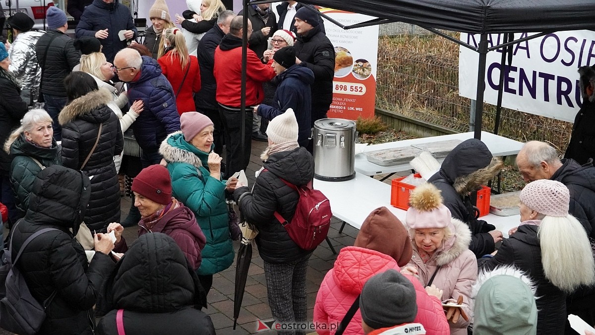 Wigilijne spotkanie na osiedlu Centrum [13.12.2025] - zdjęcie #35 - eOstroleka.pl