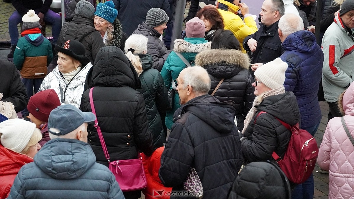 Wigilijne spotkanie na osiedlu Centrum [13.12.2025] - zdjęcie #23 - eOstroleka.pl