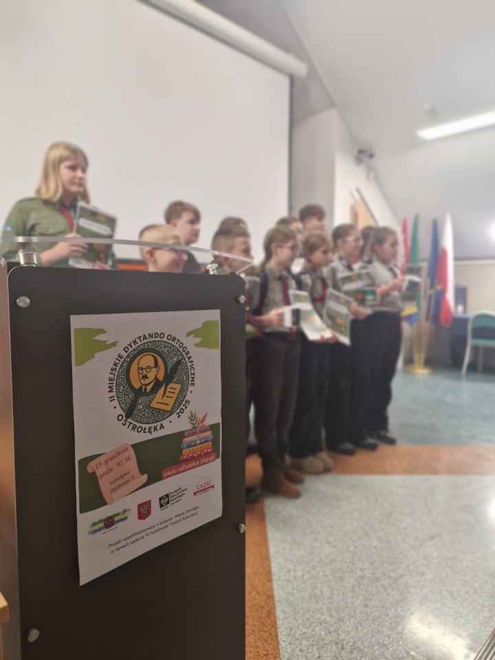 II miejskie dyktando w Ostrołęce [13.12.2025] - zdjęcie #35 - eOstroleka.pl