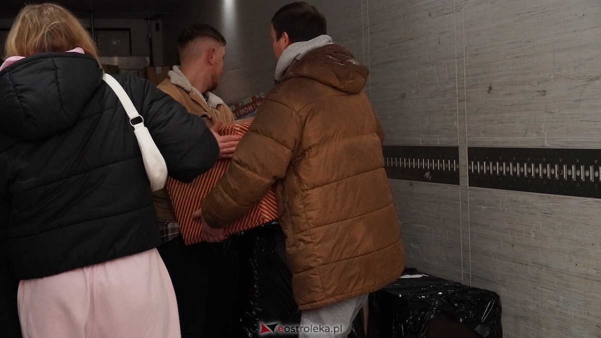 Weekend cudów trwa! Pierwszy dzień finału Szlachetnej Paczki zakończony [13.12.22025] - zdjęcie #38 - eOstroleka.pl