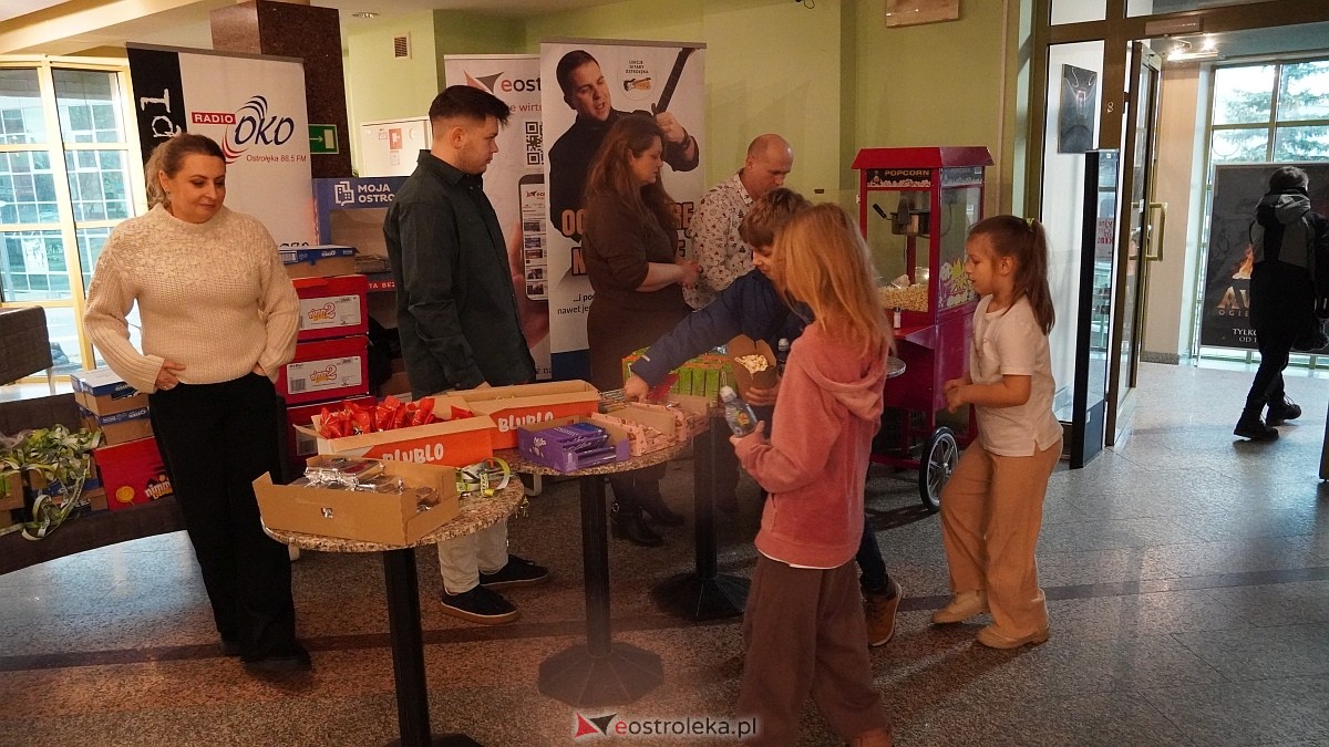 Choinkowe spotkanie trzech ostrołęckich osiedli w Kinie Jantar [14.12.2025] - zdjęcie #40 - eOstroleka.pl