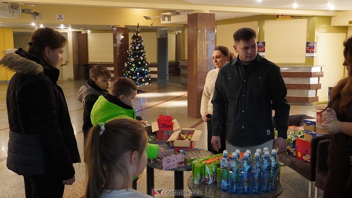 Choinkowe spotkanie trzech ostrołęckich osiedli w Kinie Jantar [14.12.2025] - zdjęcie #33 - eOstroleka.pl