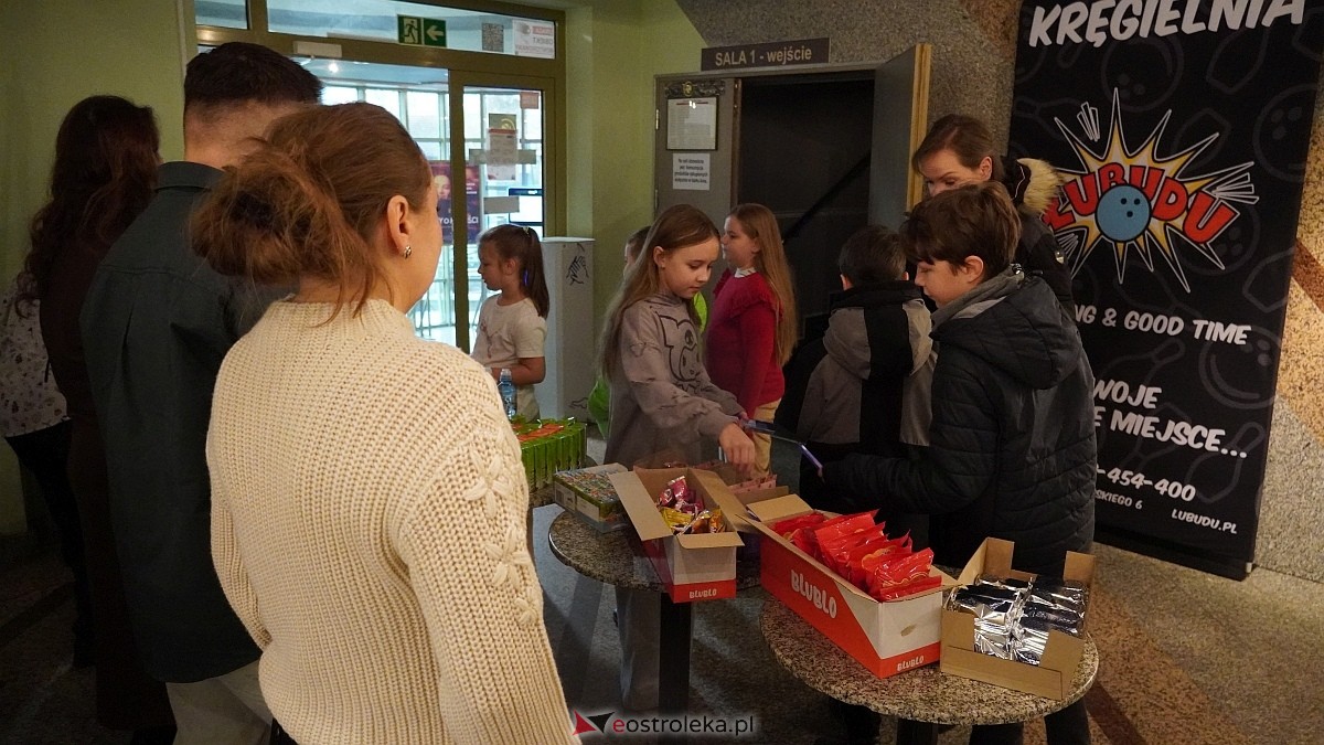 Choinkowe spotkanie trzech ostrołęckich osiedli w Kinie Jantar [14.12.2025] - zdjęcie #25 - eOstroleka.pl