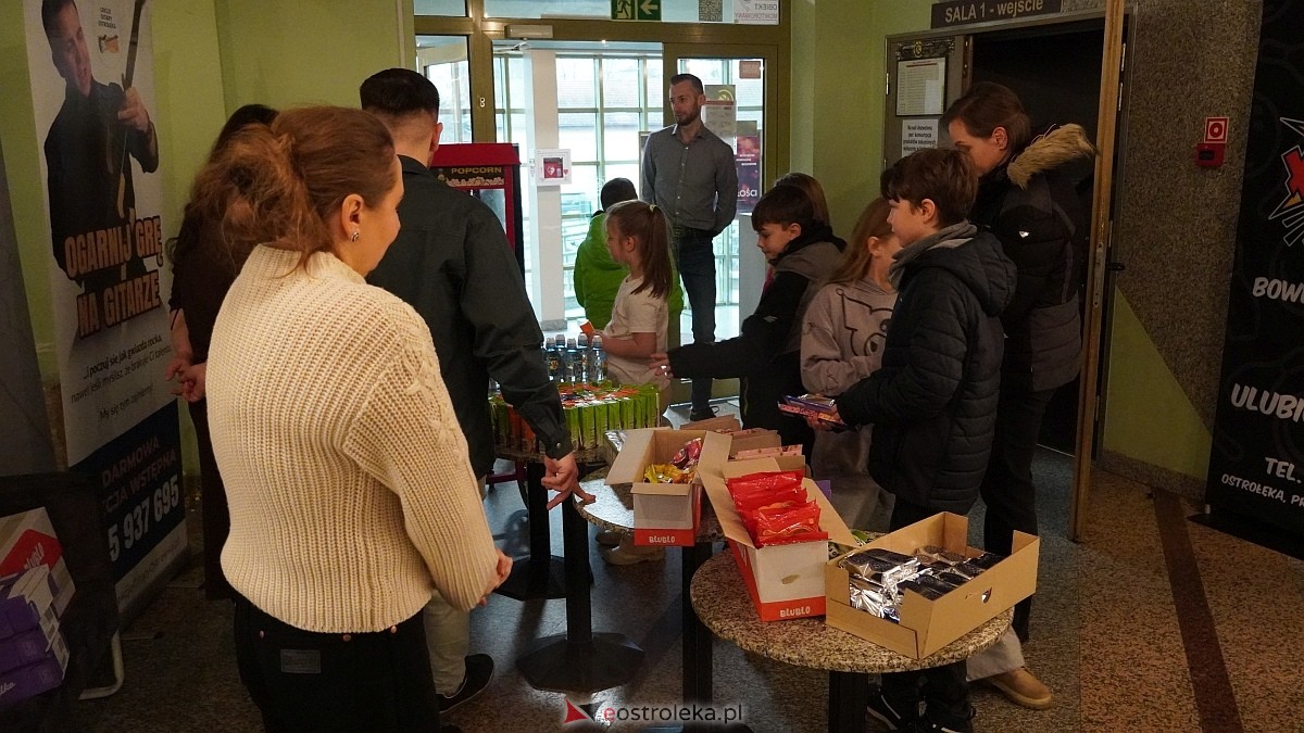 Choinkowe spotkanie trzech ostrołęckich osiedli w Kinie Jantar [14.12.2025] - zdjęcie #24 - eOstroleka.pl