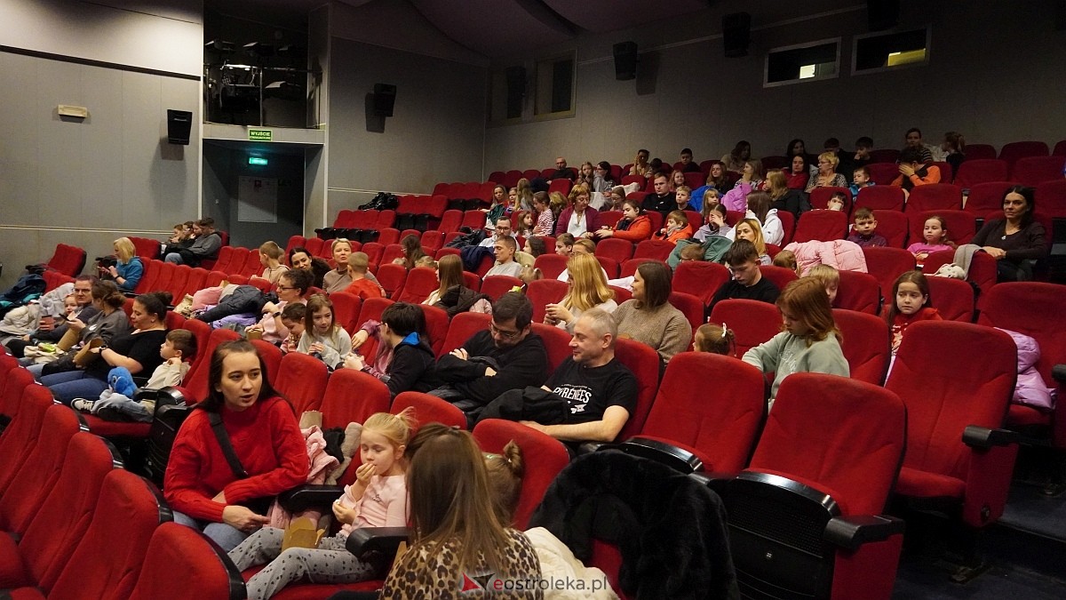 Choinkowe spotkanie trzech ostrołęckich osiedli w Kinie Jantar [14.12.2025] - zdjęcie #21 - eOstroleka.pl