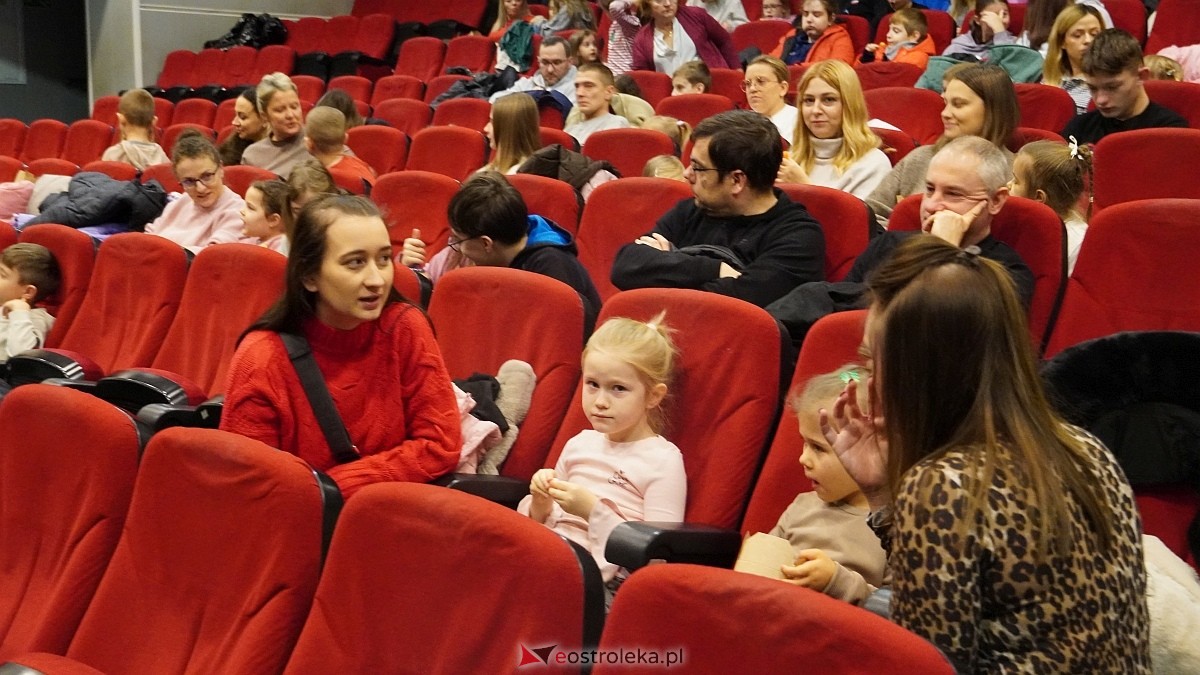 Choinkowe spotkanie trzech ostrołęckich osiedli w Kinie Jantar [14.12.2025] - zdjęcie #20 - eOstroleka.pl
