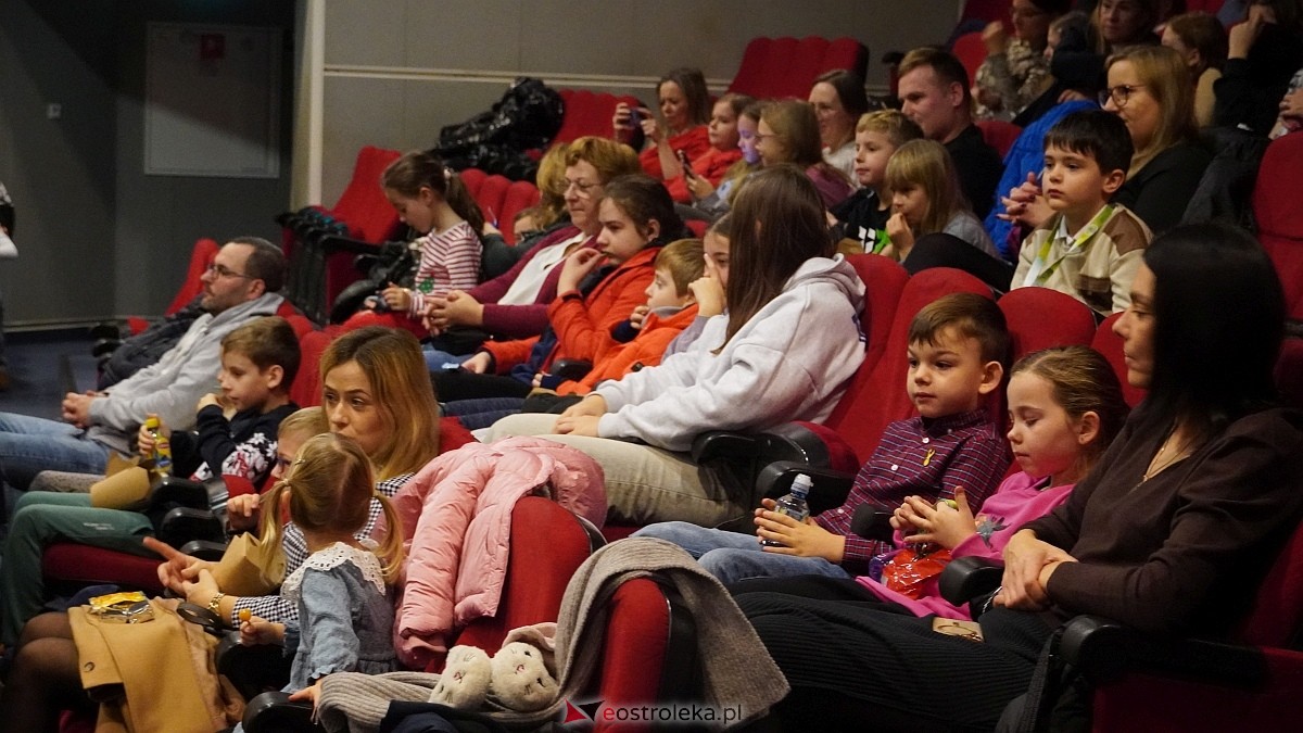 Choinkowe spotkanie trzech ostrołęckich osiedli w Kinie Jantar [14.12.2025] - zdjęcie #2 - eOstroleka.pl