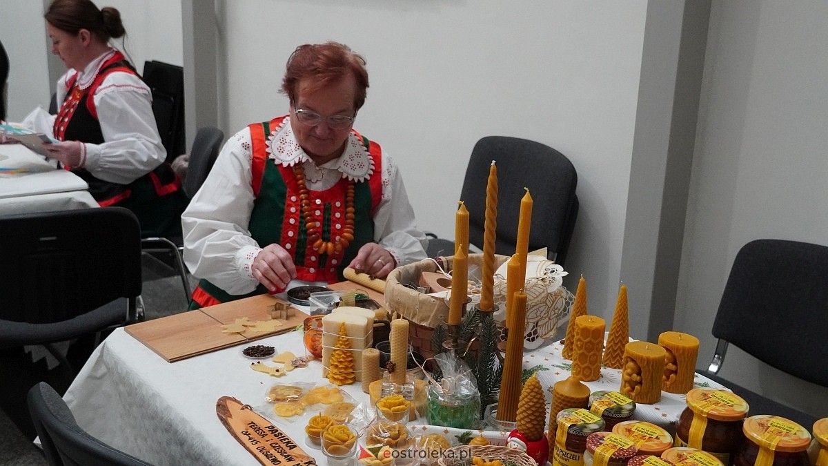 Warsztaty rodzinne Idą święta, czas stroić choinkę [14.12.2025] - zdjęcie #77 - eOstroleka.pl