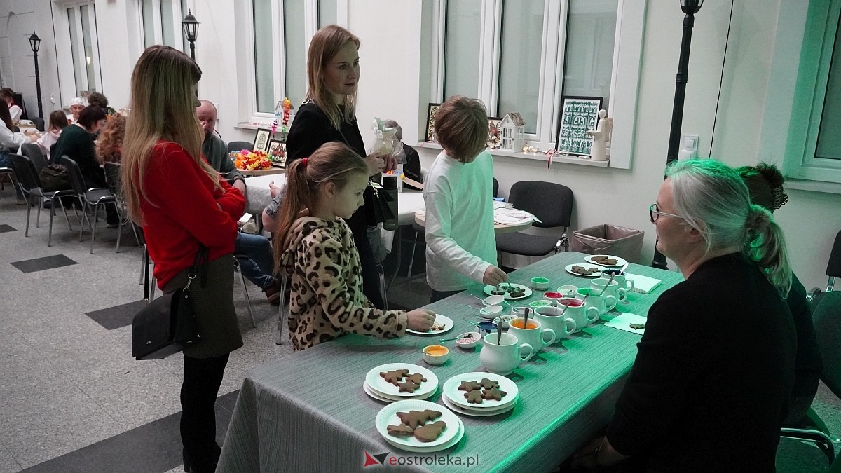 Warsztaty rodzinne Idą święta, czas stroić choinkę [14.12.2025] - zdjęcie #68 - eOstroleka.pl