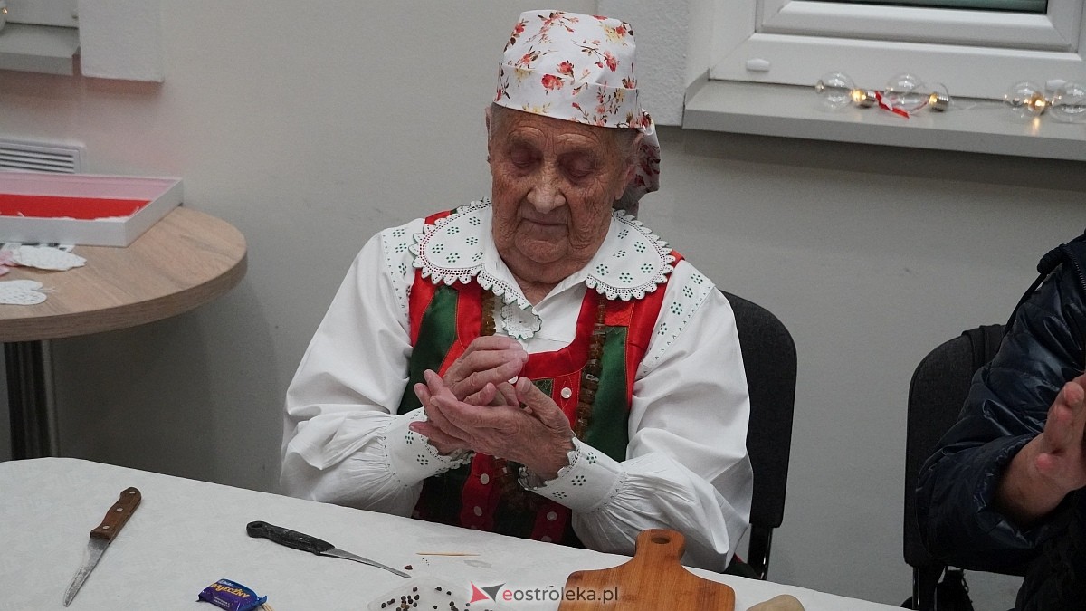 Warsztaty rodzinne Idą święta, czas stroić choinkę [14.12.2025] - zdjęcie #51 - eOstroleka.pl