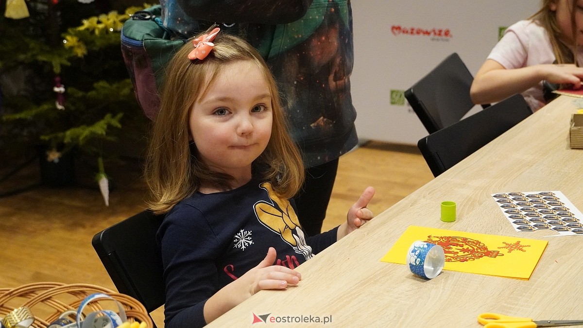 Warsztaty rodzinne Idą święta, czas stroić choinkę [14.12.2025] - zdjęcie #29 - eOstroleka.pl