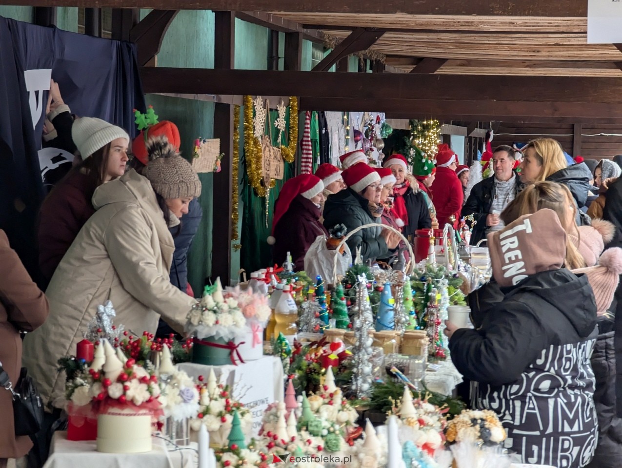 Jarmark Bożonarodzeniowy w Kadzidle [14.12.2025] - zdjęcie #24 - eOstroleka.pl