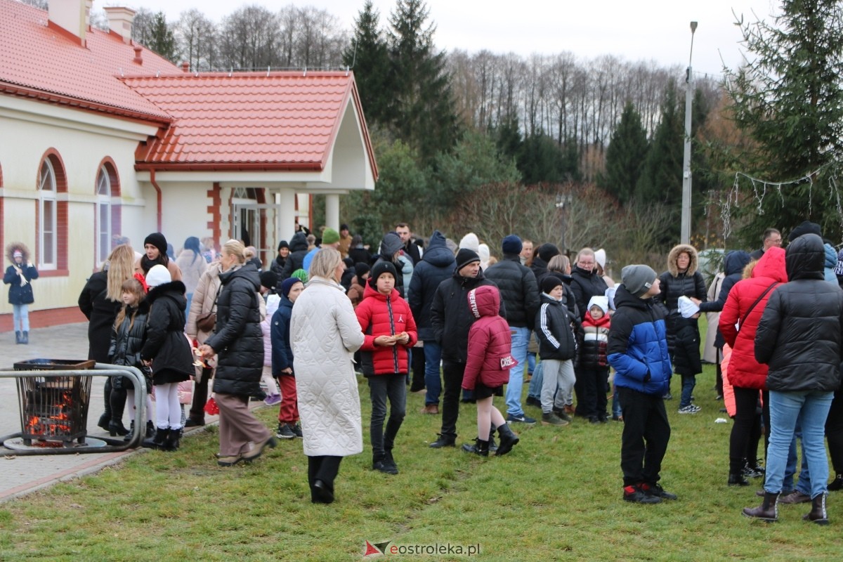 Jarmark Bożonarodzeniowy w Czerwinie [14.12.2025] - zdjęcie #112 - eOstroleka.pl
