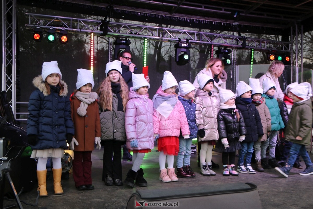 Jarmark Bożonarodzeniowy w Czerwinie [14.12.2025] - zdjęcie #50 - eOstroleka.pl