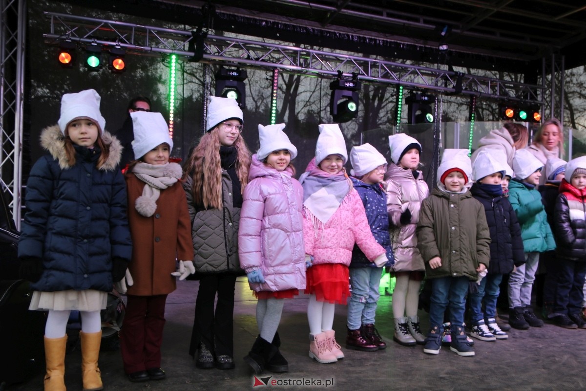 Jarmark Bożonarodzeniowy w Czerwinie [14.12.2025] - zdjęcie #49 - eOstroleka.pl