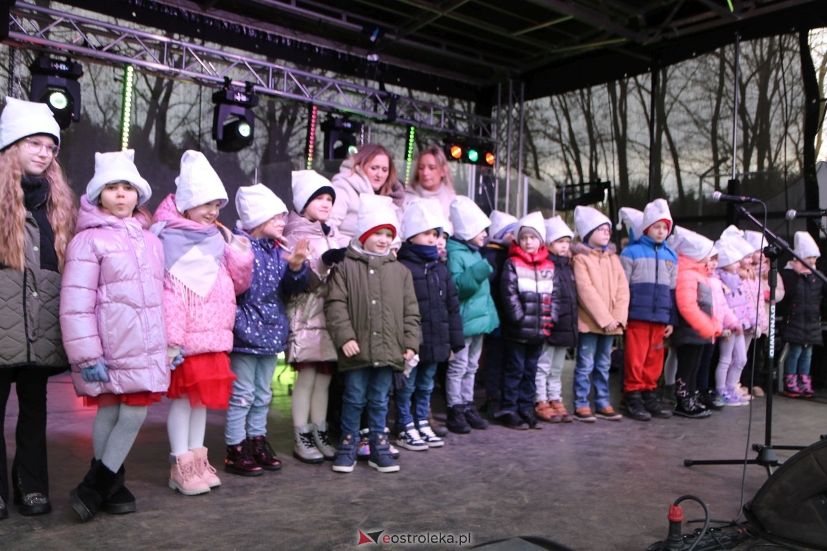Jarmark Bożonarodzeniowy w Czerwinie [14.12.2025] - zdjęcie #48 - eOstroleka.pl