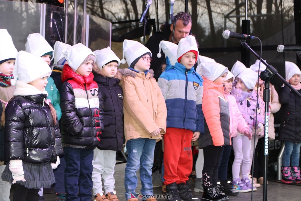 Jarmark Bożonarodzeniowy w Czerwinie [14.12.2025] - zdjęcie #46 - eOstroleka.pl
