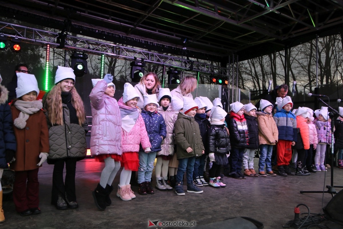 Jarmark Bożonarodzeniowy w Czerwinie [14.12.2025] - zdjęcie #45 - eOstroleka.pl