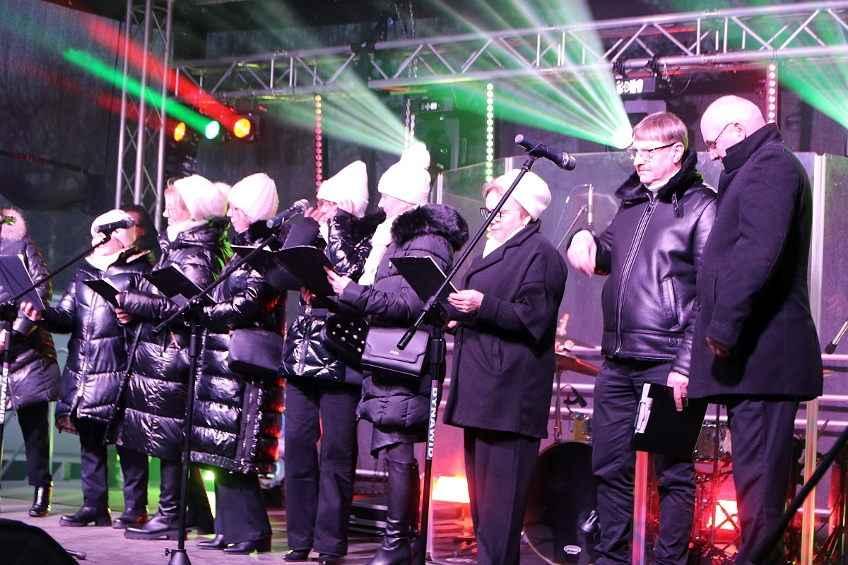 Jarmark Bożonarodzeniowy w Czerwinie [14.12.2025] - zdjęcie #40 - eOstroleka.pl
