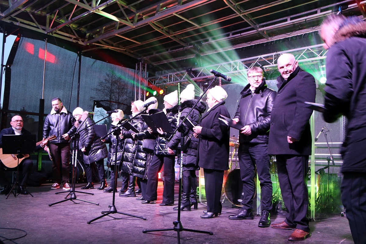 Jarmark Bożonarodzeniowy w Czerwinie [14.12.2025] - zdjęcie #38 - eOstroleka.pl