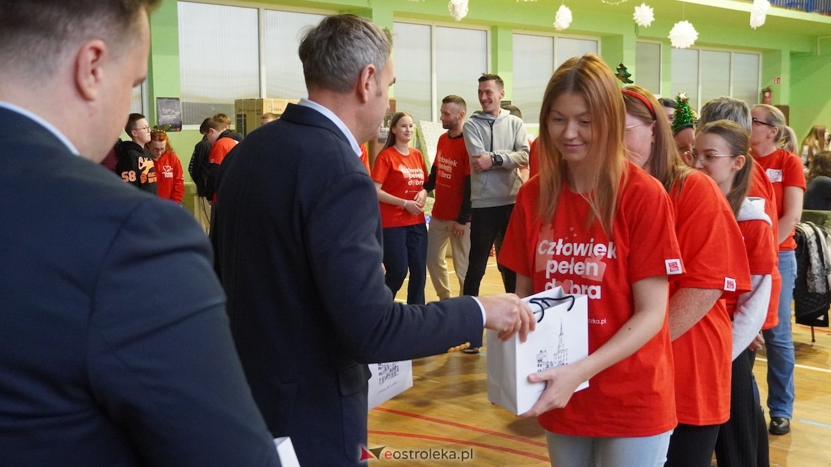 15. edycja Szlachetnej Paczki w Ostrołęce [14.12.2025] - zdjęcie #45 - eOstroleka.pl