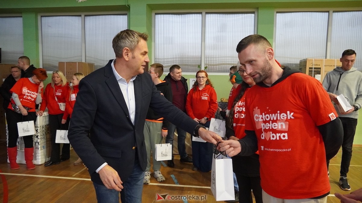 15. edycja Szlachetnej Paczki w Ostrołęce [14.12.2025] - zdjęcie #38 - eOstroleka.pl