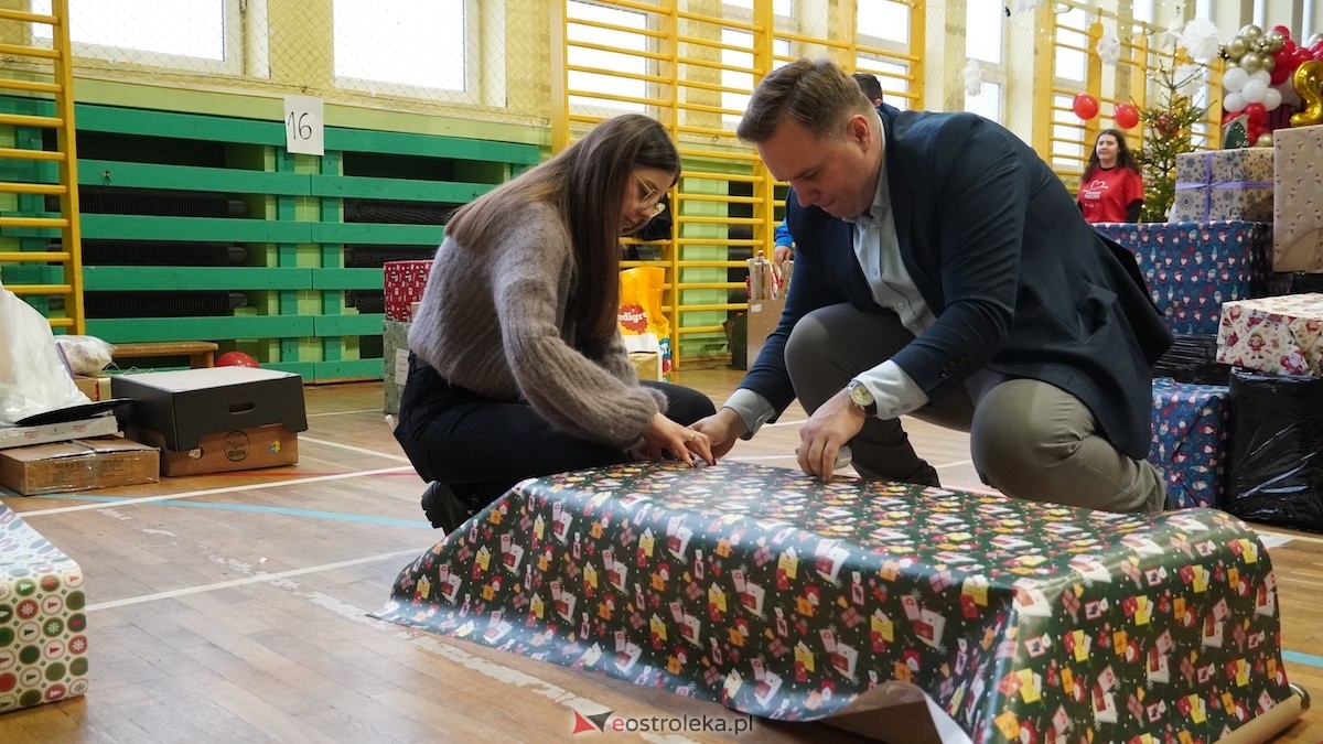 15. edycja Szlachetnej Paczki w Ostrołęce [14.12.2025] - zdjęcie #14 - eOstroleka.pl