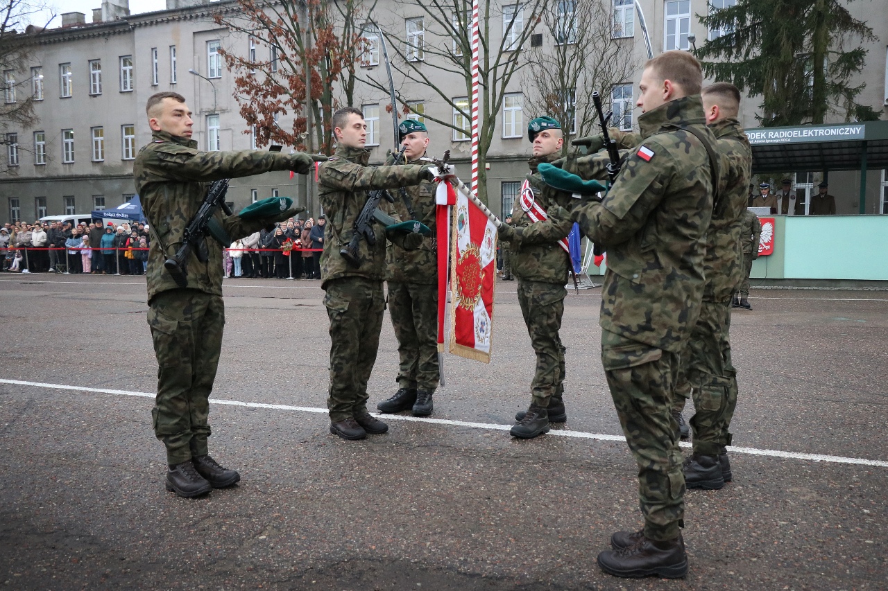Przysięga wojskowa w Przasnyszu [13.12.2025] - zdjęcie #5 - eOstroleka.pl