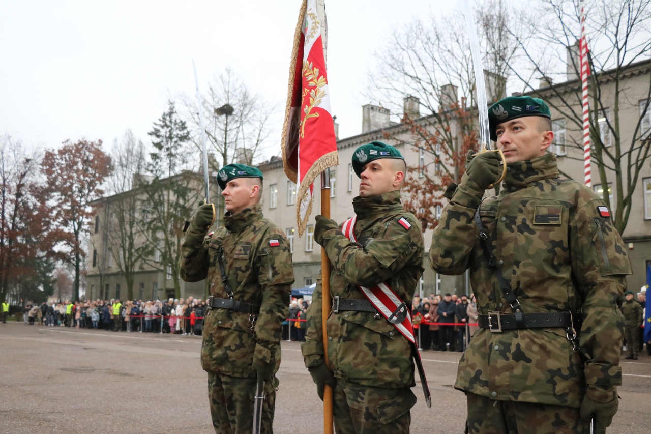 Przysięga wojskowa w Przasnyszu [13.12.2025] - zdjęcie #3 - eOstroleka.pl